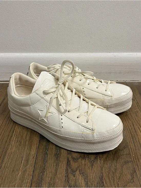 Converse One Star Platform Sneakers in White Patent Leather - Picture 1 of 6